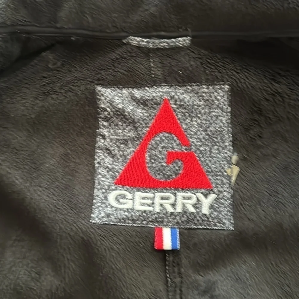 Gerry Hooded Jacket - Picture 2 of 6